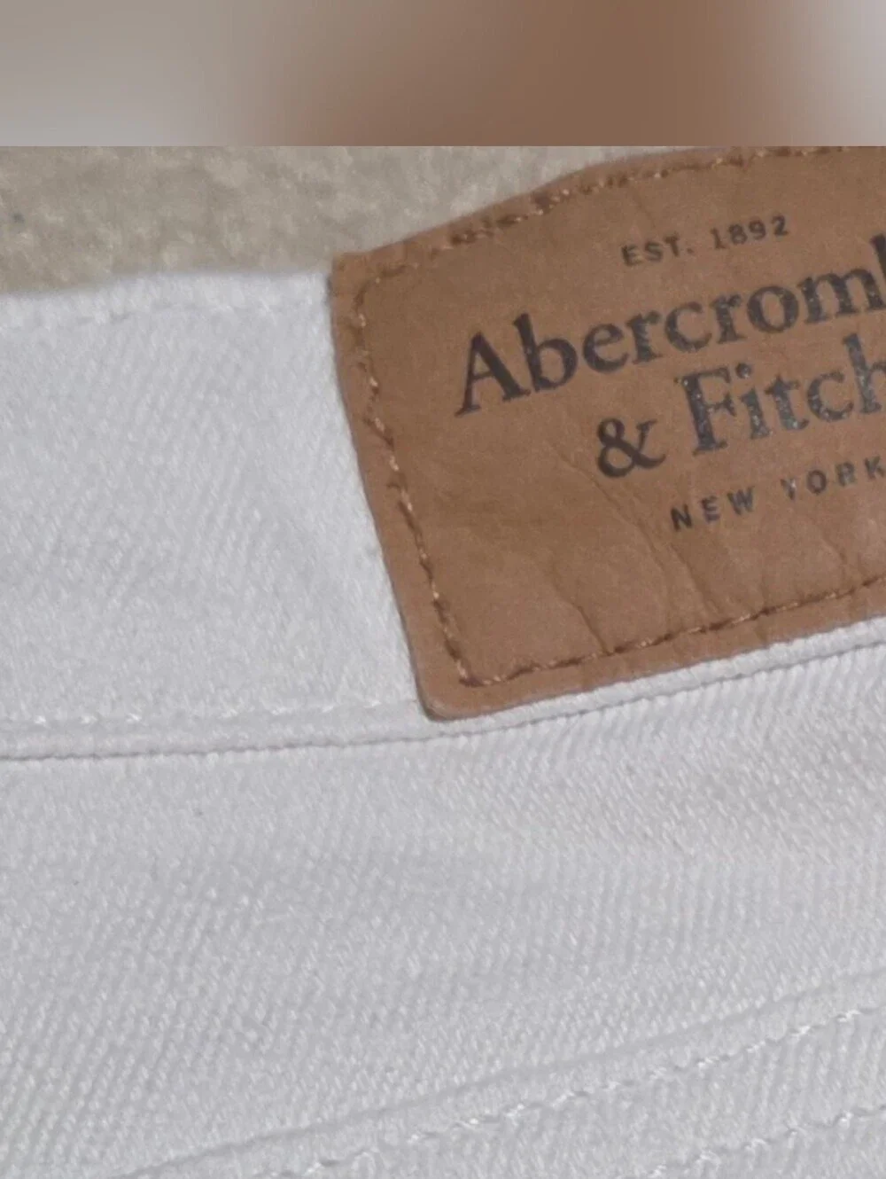 Abercrombie Mom Short High Rise Distressed White Denim Jean Shorts Size 31/12